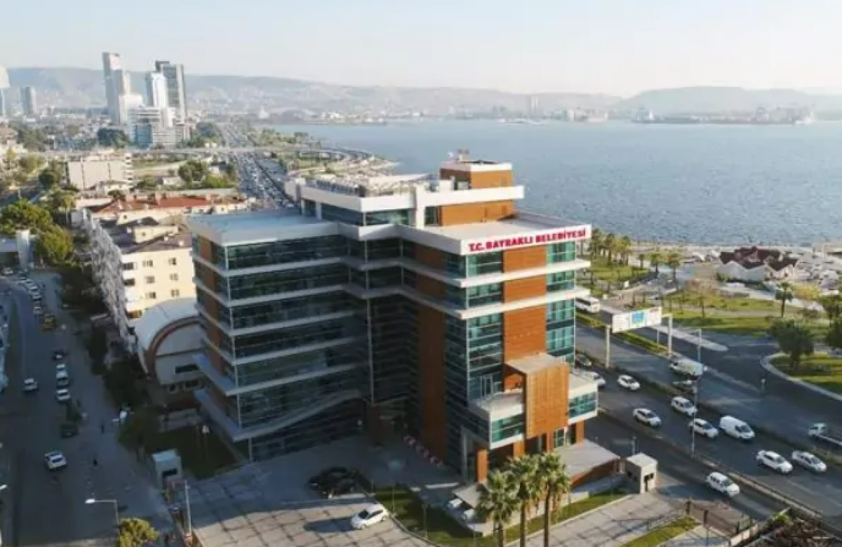 Baybel’in Başında Kim Var? İzmir’de Yaşamayan Meclis Üyesi Tartışması