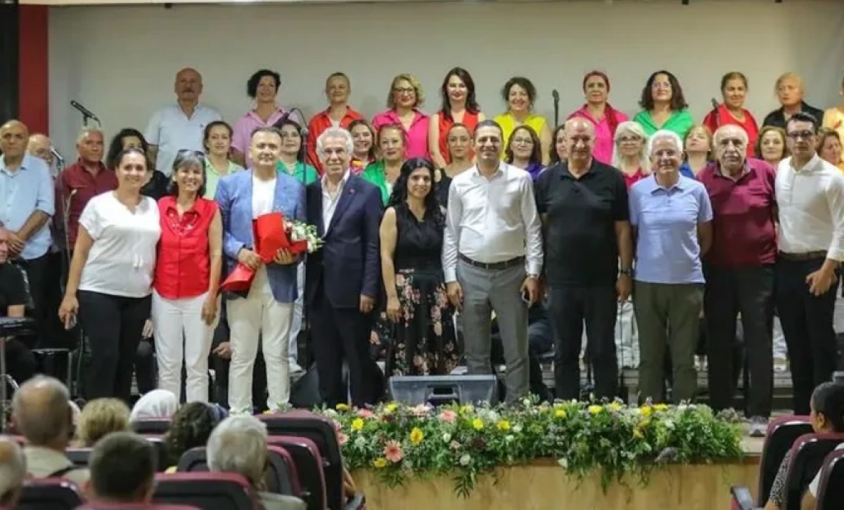 Bayraklı’da Türk Halk Müziği gecesi: Kursiyerlerden profesyonel performans