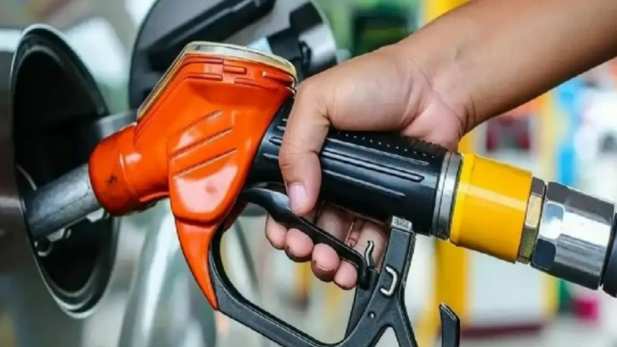 Benzin 50 TL’yi geçti, motorin zammı yolda