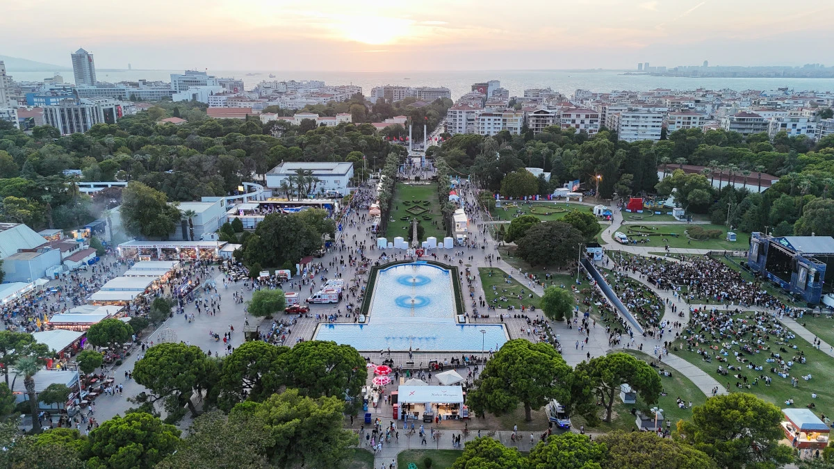 Bornova Belediyesi fuarda tarih ve sosyal hizmetlerle buluşuyor