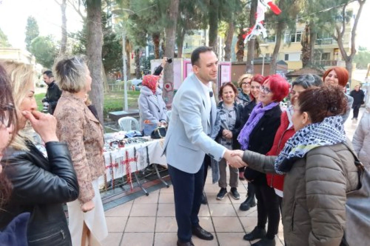 Bornova'da Anneler Günü'ne özel hediyelik eşya fuarı