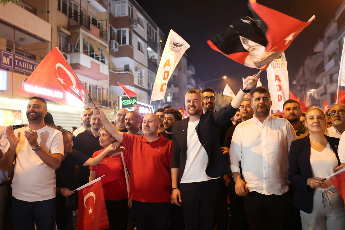 Buca’da Zafer Bayramı coşkusu Aydilge konseri ile taçlandı