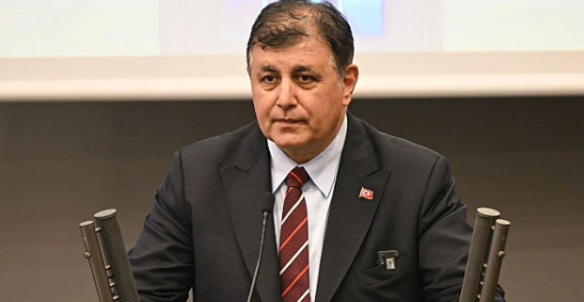 Cemil Tugay: Siyasi Parti Tutmak Takım Tutmak Gibi Olmaz