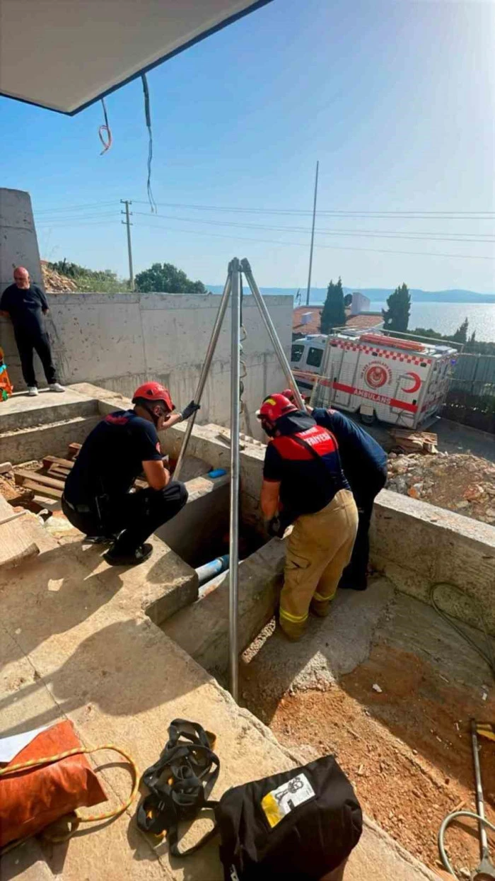 Çeşme’de kuyuya düşen yaşlı kadın kurtarıldı