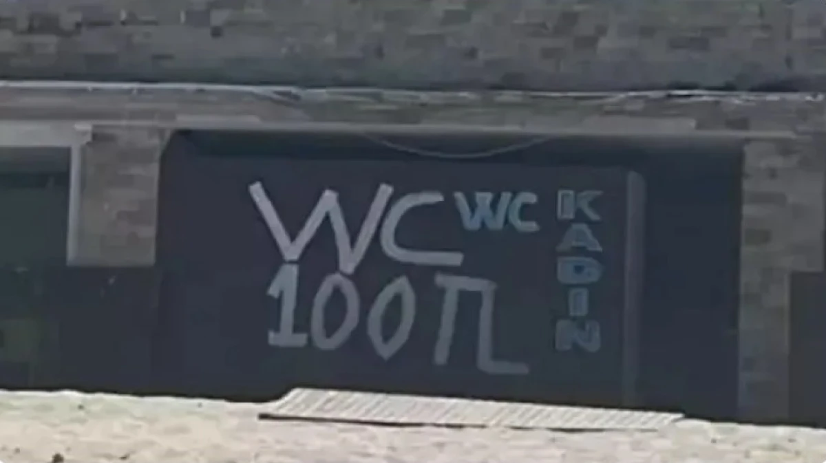 Çeşme'deki plaj WC ücreti sosyal medyayı ayağa kaldırdı!