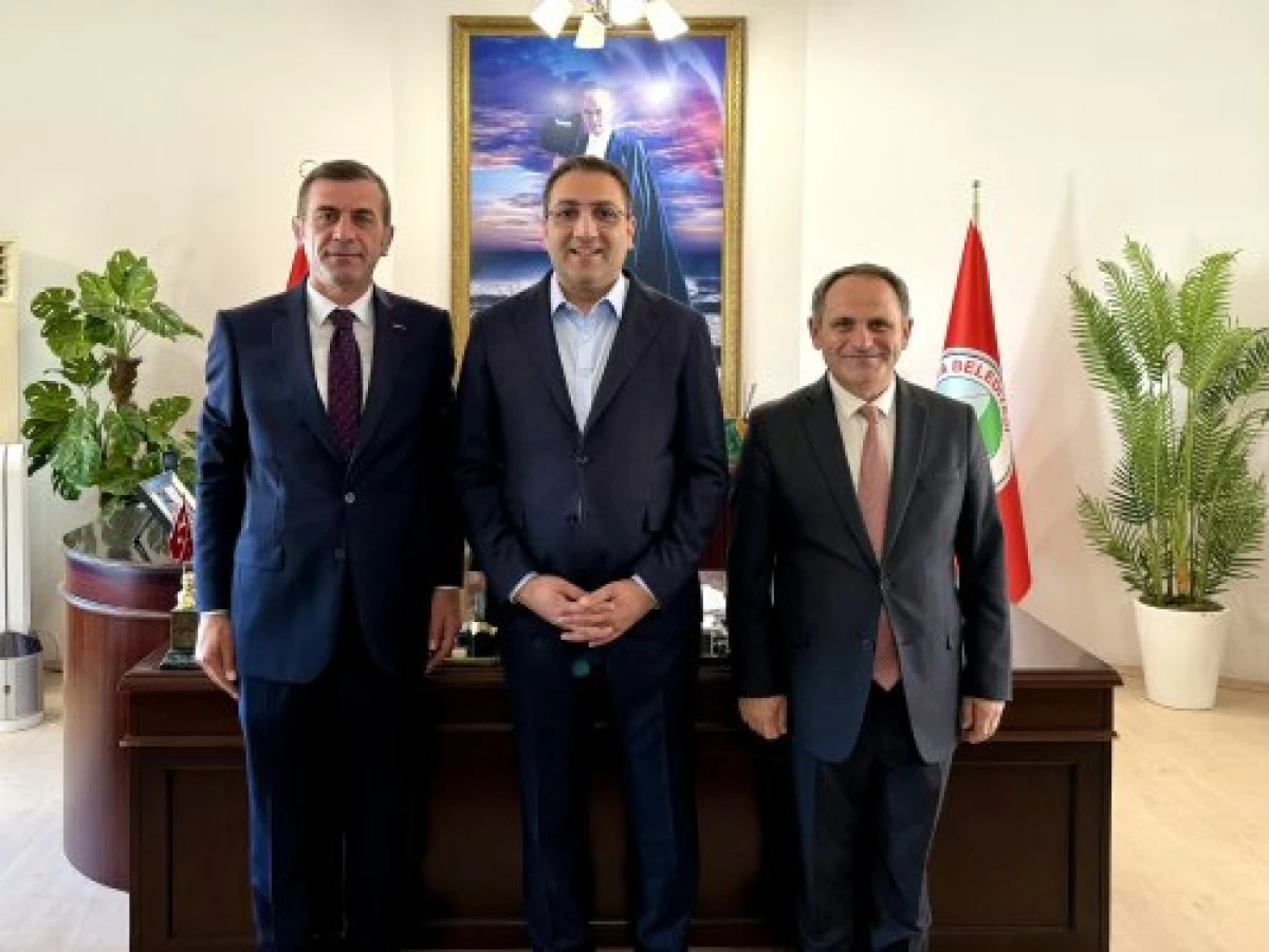 CHP'li heyet Başkan Yiğit'i ziyaret etti