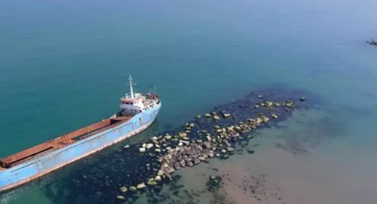 Dikili Bademli'de Sintine Tehlikesi: Teknelerin Atık Boşaltımı Yasal mı?