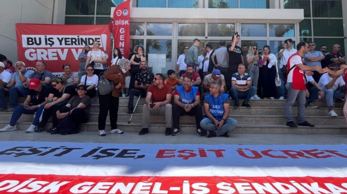 Duraklar Dolu, Sokaklar Kirli: İzmir Grevi Derinleşiyor