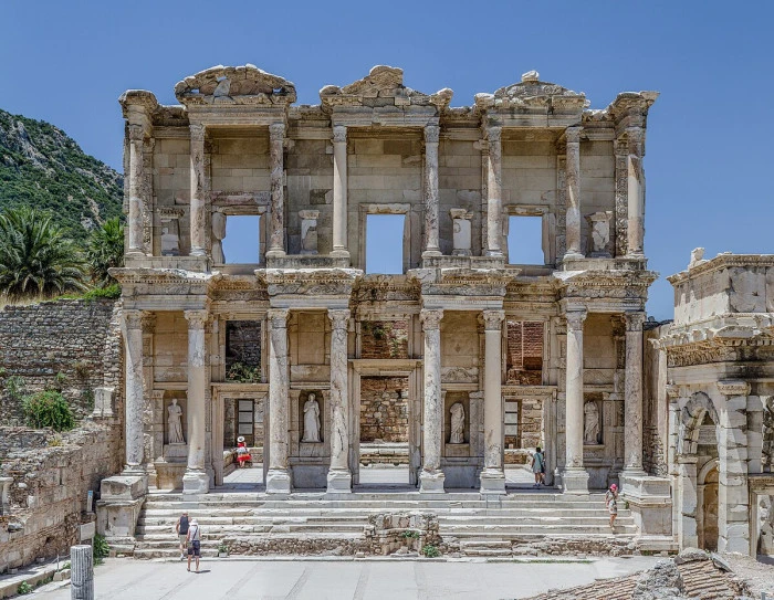 Efes Antik Kenti'nde gece müzeciliği başladı
