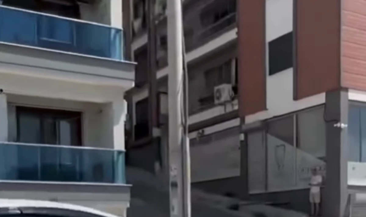 Fırtına Gümüşpala’da çatılara zarar verdi!