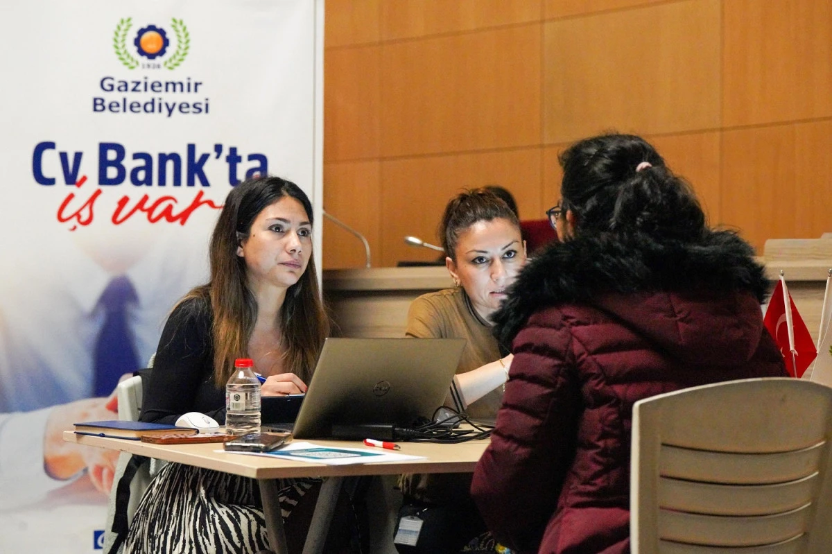 Gaziemir Belediyesi CV Bank Birimi 6 ayda 500 kişiyi iş sahibi yaptı