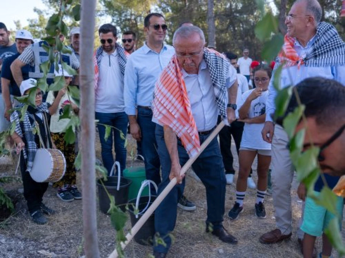Gaziemir’de fidan dikme seferberliği