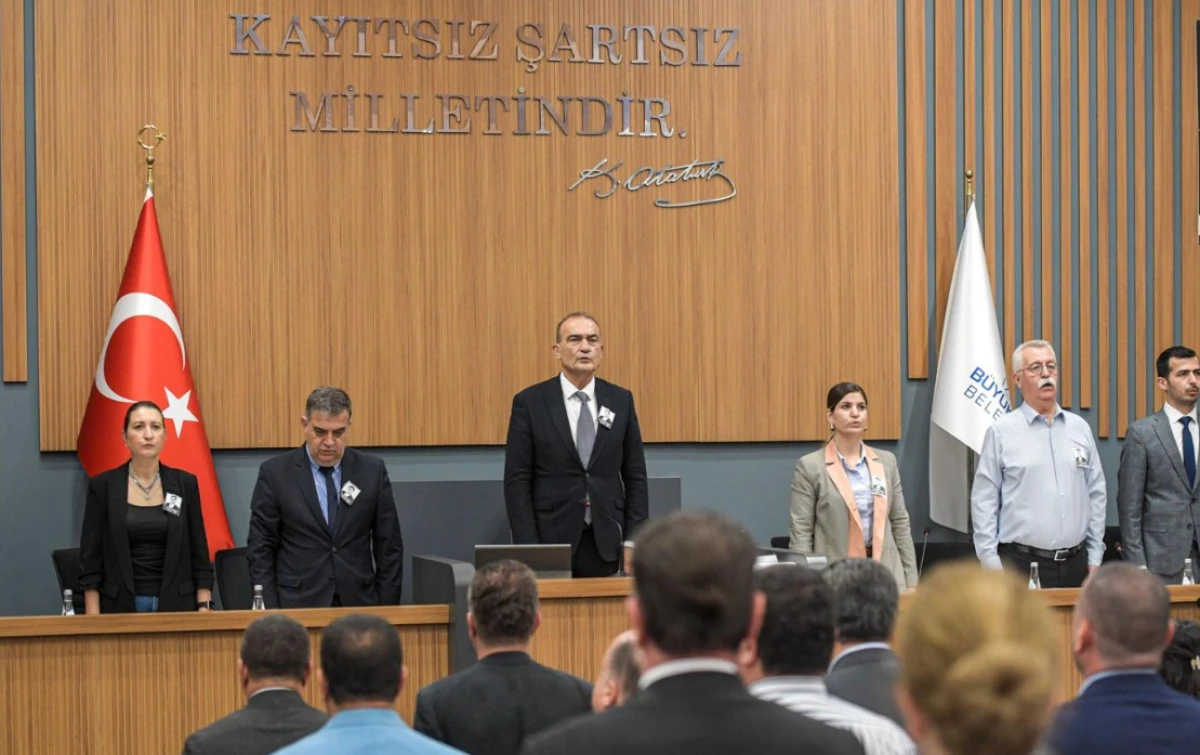 İzmir Büyükşehir Meclisi’nde Merhum Ferdi Zeyrek Anıldı