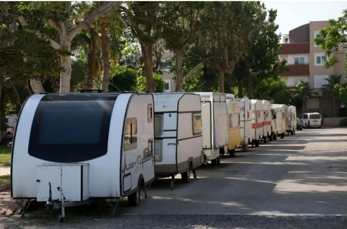 İzmir'de 11 ilçede çekme karavan işgaline yasak!