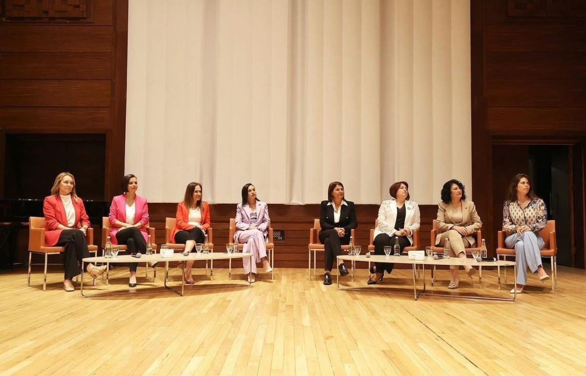 İzmir'de Kadın Belediye Başkanları İş Başında