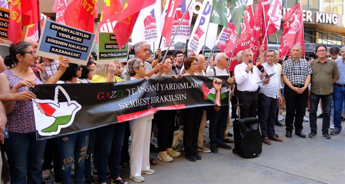 İzmir’de Madleen Gemisi için protesto: “Soykırıma karşı sessiz kalmayacağız”