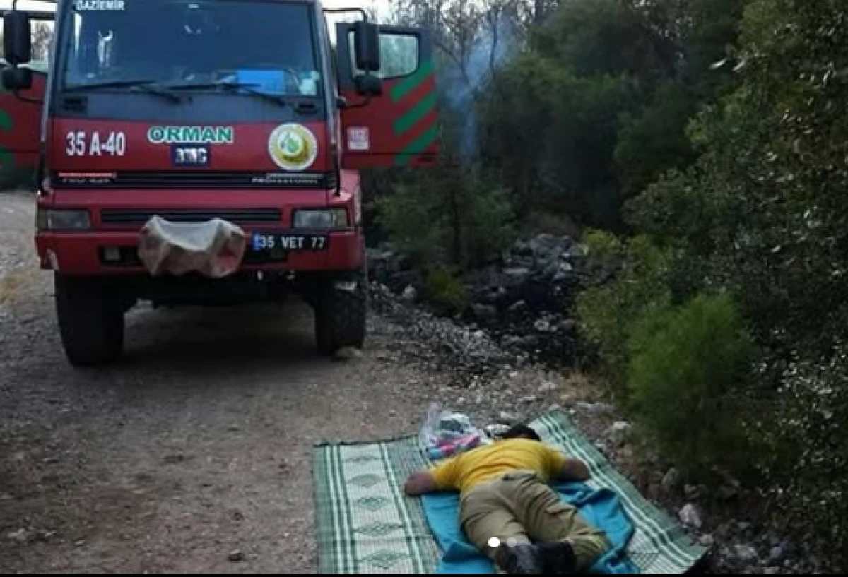 İzmir’de Yangın Söndüren Kahramanlar İlk Durakta Uykuya Yayıldı