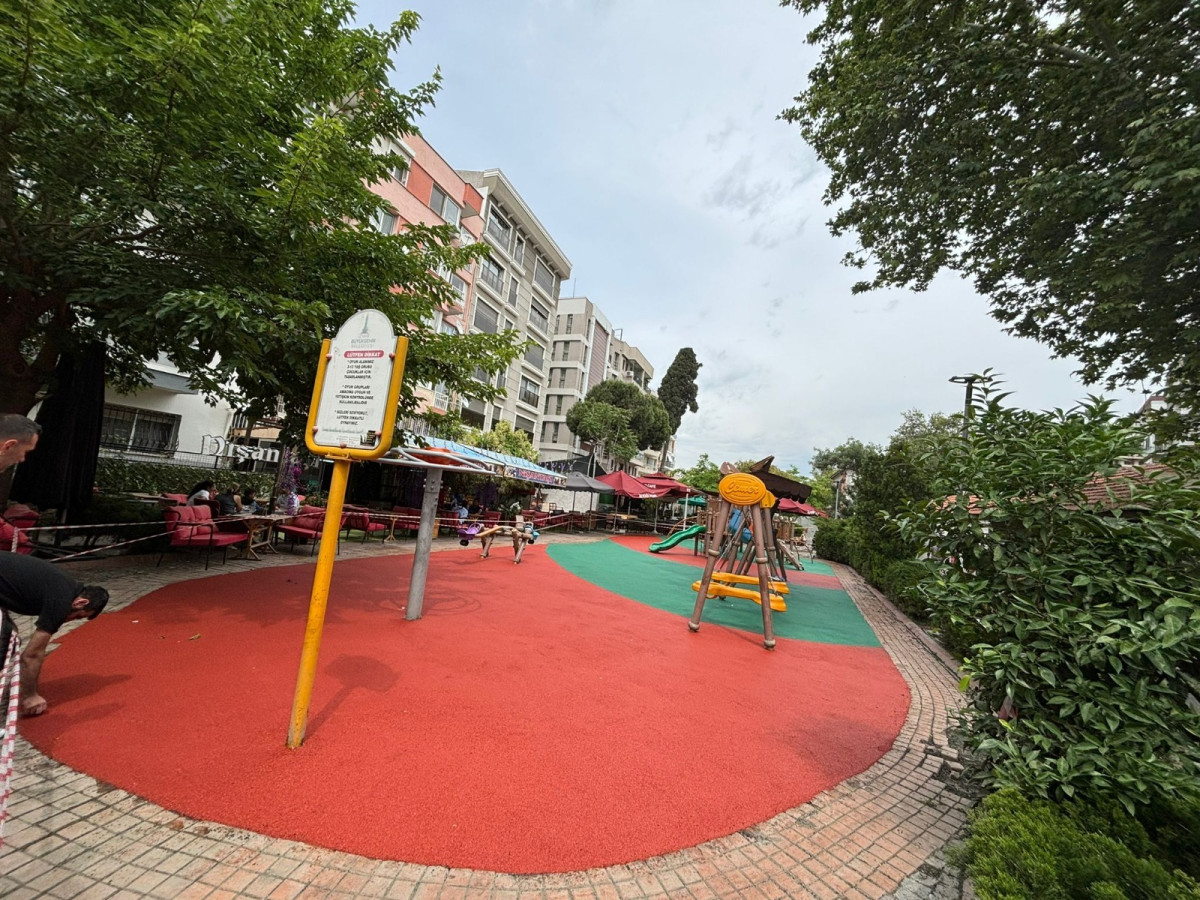 İzmir’in parkları yeniden doğuyor