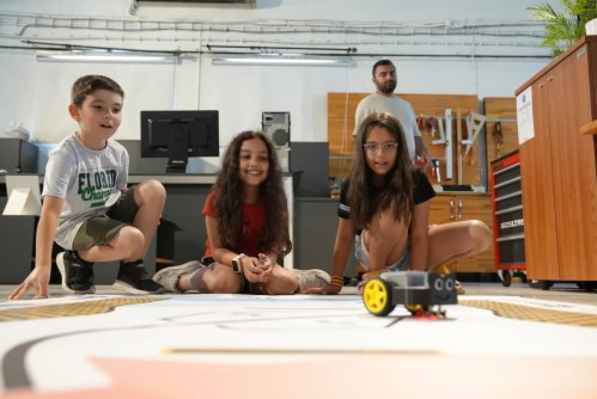 İzmirli çocuklar RoboCup ile robotik dünyasına adım attı