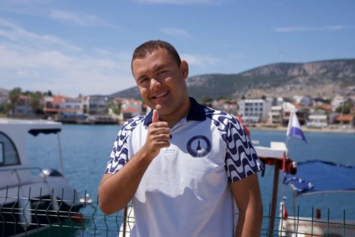 İzmirli otizmli ultra maraton yüzücüsü Tuna Tunca, Cebelitarık’a yelken açıyor