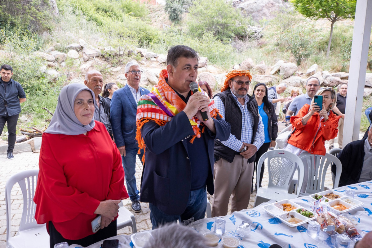 Kayadibi köylülerine Başkan Tugay'dan Hıdırellez sürprizi