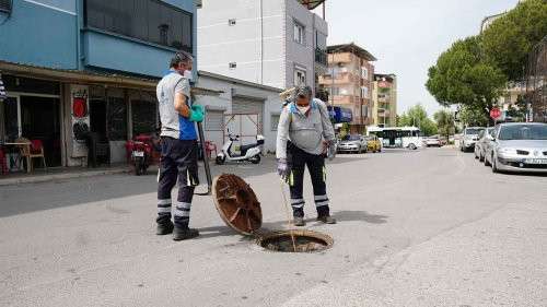 Kemalpaşa'da haşereyle mücadele sürüyor