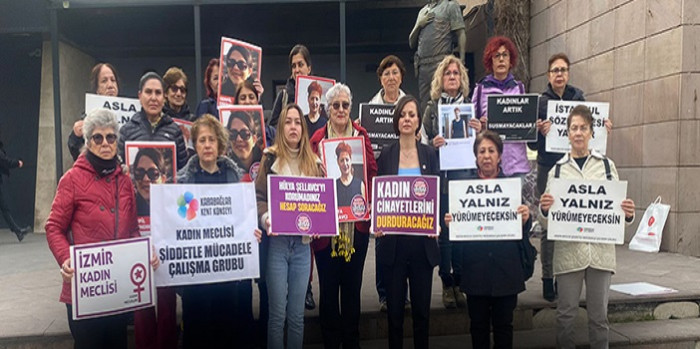Kınay: Karabağlar'da kadınlar yalnız değil biz varız!