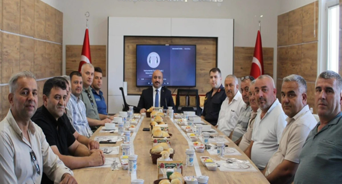 Kınık Kaymakamı Alimoğlu, STK ve Sanayi Temsilcileriyle Bir Araya Geldi
