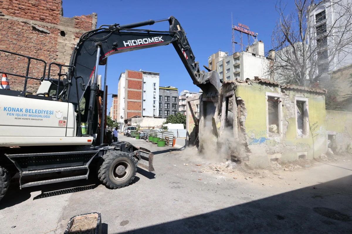Konak’ta metruk yapılara geçit yok: 15 ayda 162 yıkım