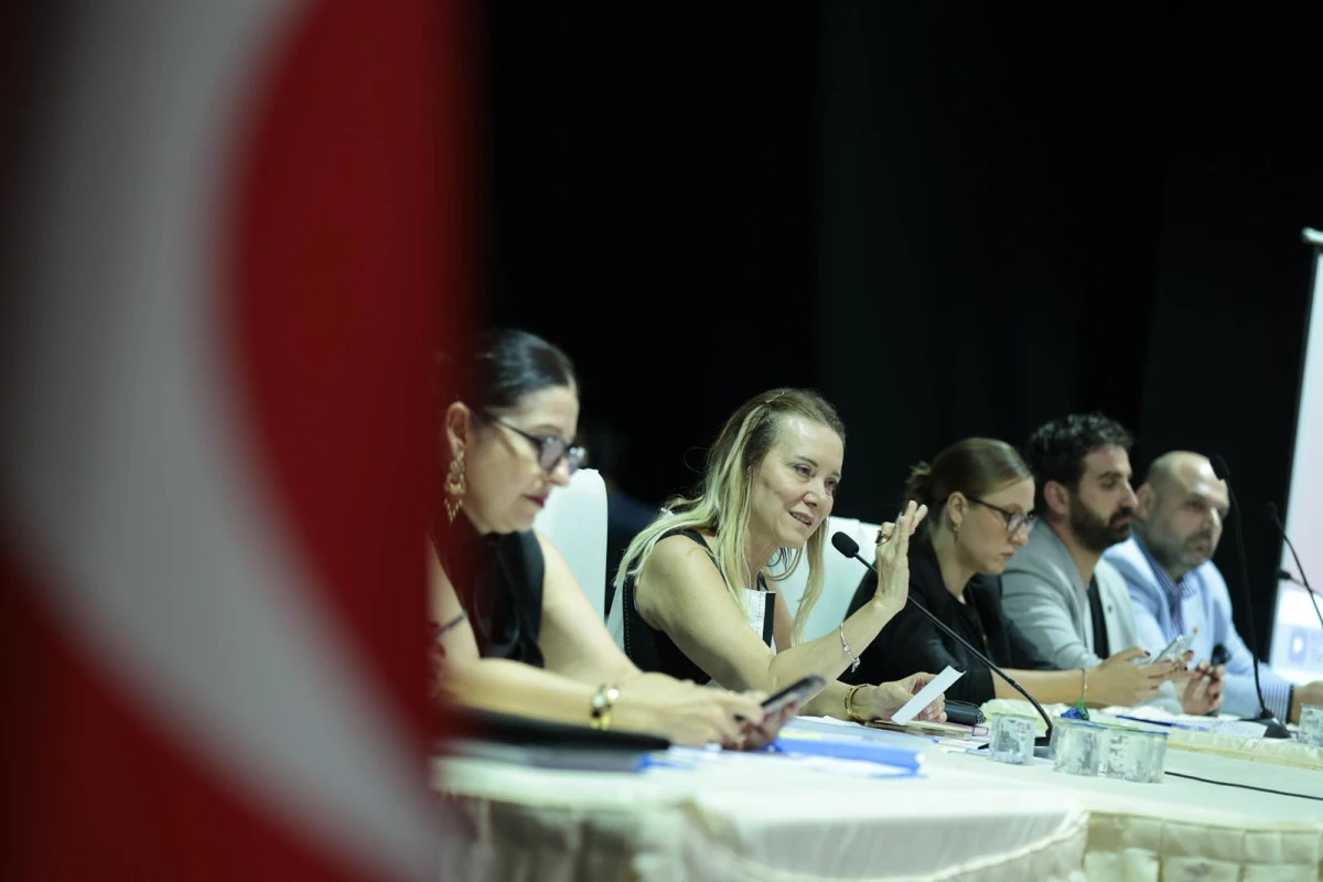 Konak’ta temizlik için tam mutabakat: 19 çöp aracı kiralanacak