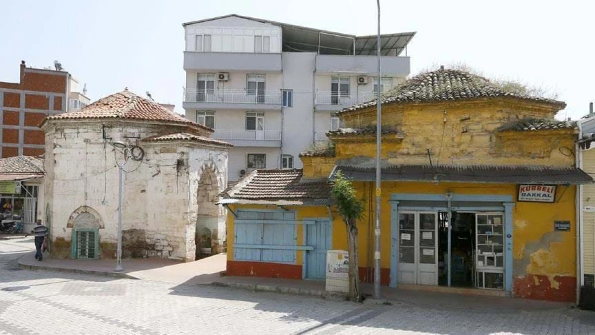 Menemen’de 600 yıllık kubbeli yapı 85 yıldır bakkal olarak hizmet veriyor