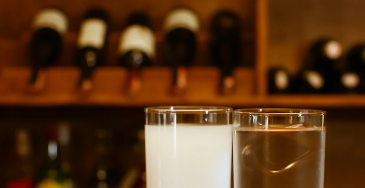 Mülkiyeliler Birliği Lokali'nin küfürlü rakı kadehlerine ceza yağdı!