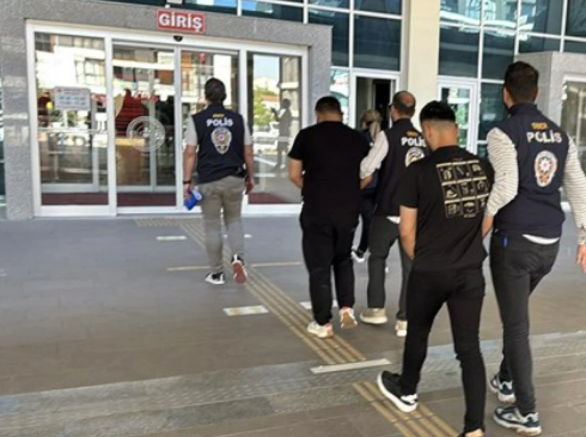 Saraçhane’de Cumhurbaşkanı’na Hakaret Eden 42 Kişi Gözaltına Alındı