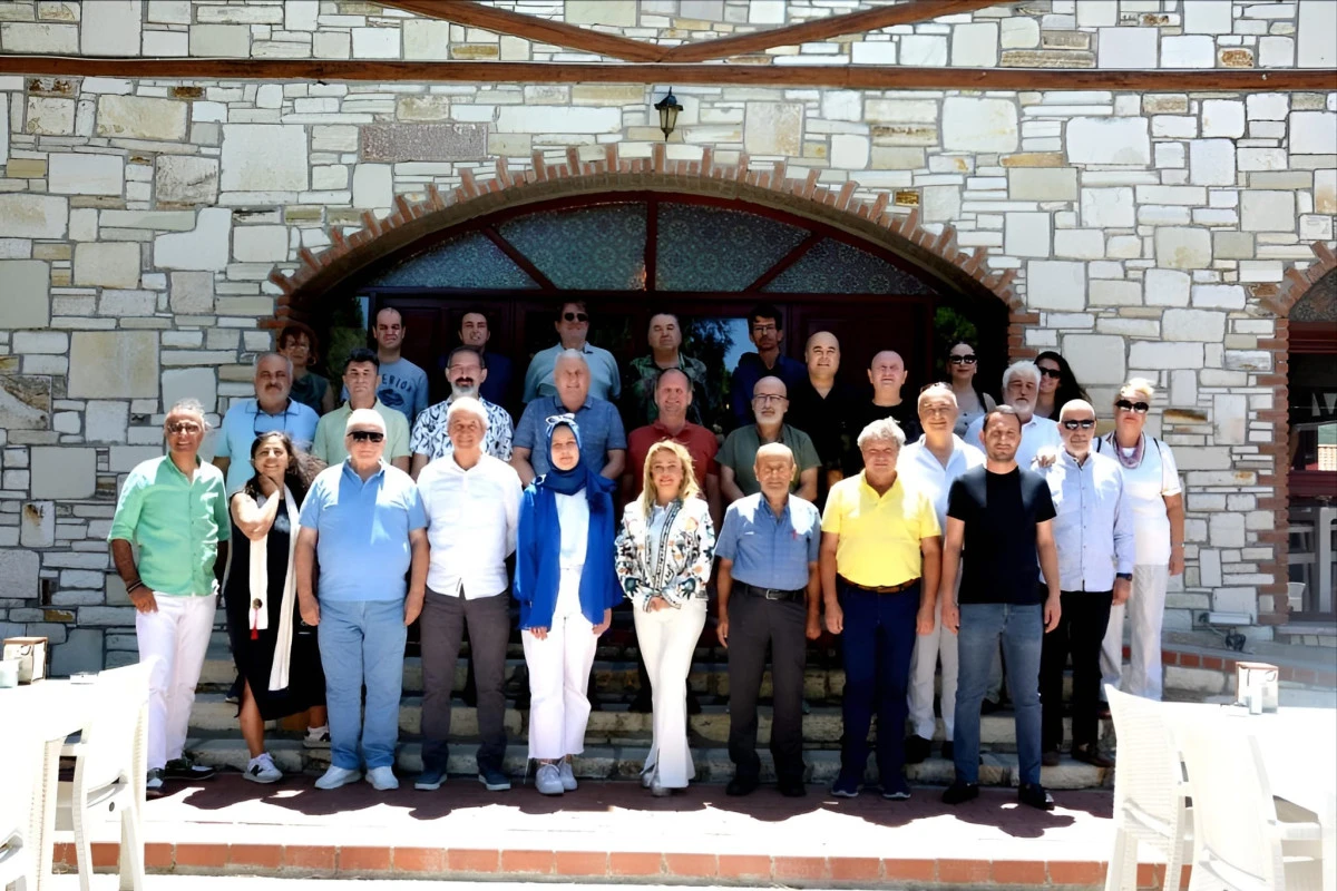 Türkiye'de Yerel Basının ve Alaylı Gazetecilerin Sorunlarına İlk Kez İGC Sahip Çıktı