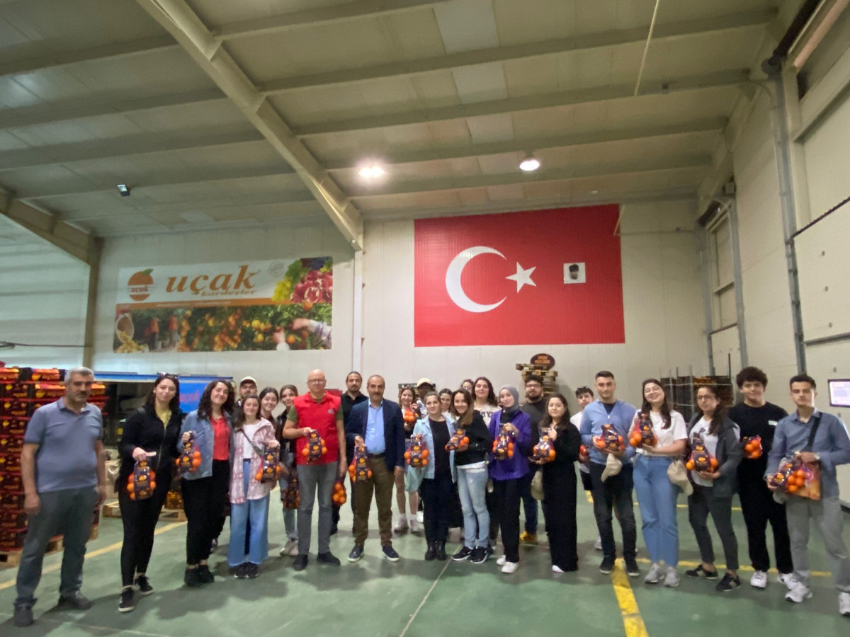 Türkiye’nin taze meyve ihracat şampiyonundan gençlere hayat dersi